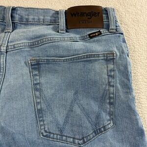 Wrangler Relaxed Bootcut Jeans Mens 34x34 Blue Whiskered Cowboy Western Faded